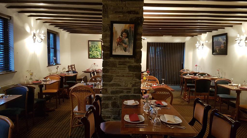New Gurkha Inn Брекон Экстерьер фото