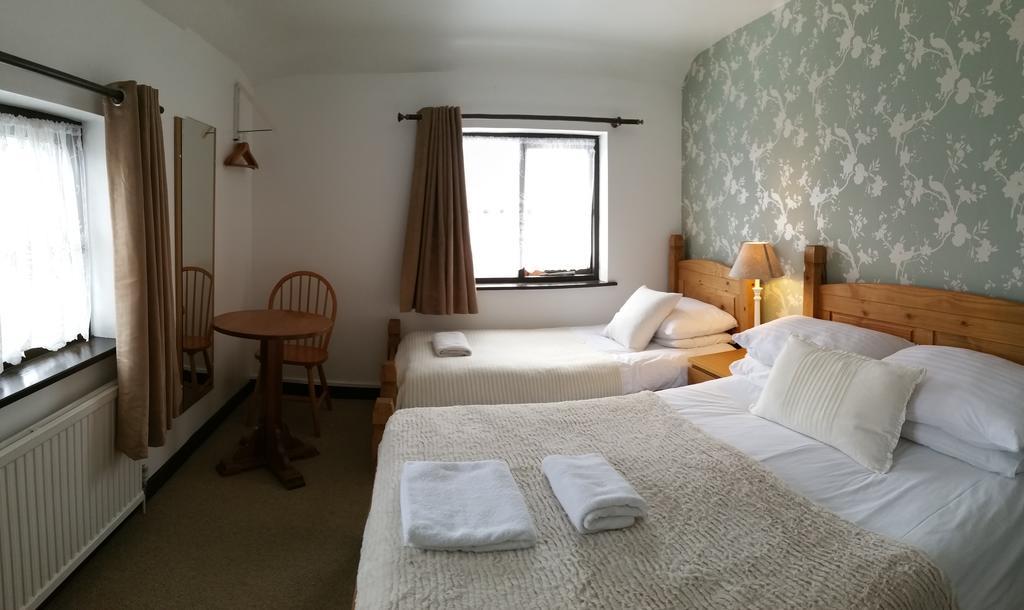 New Gurkha Inn Брекон Экстерьер фото