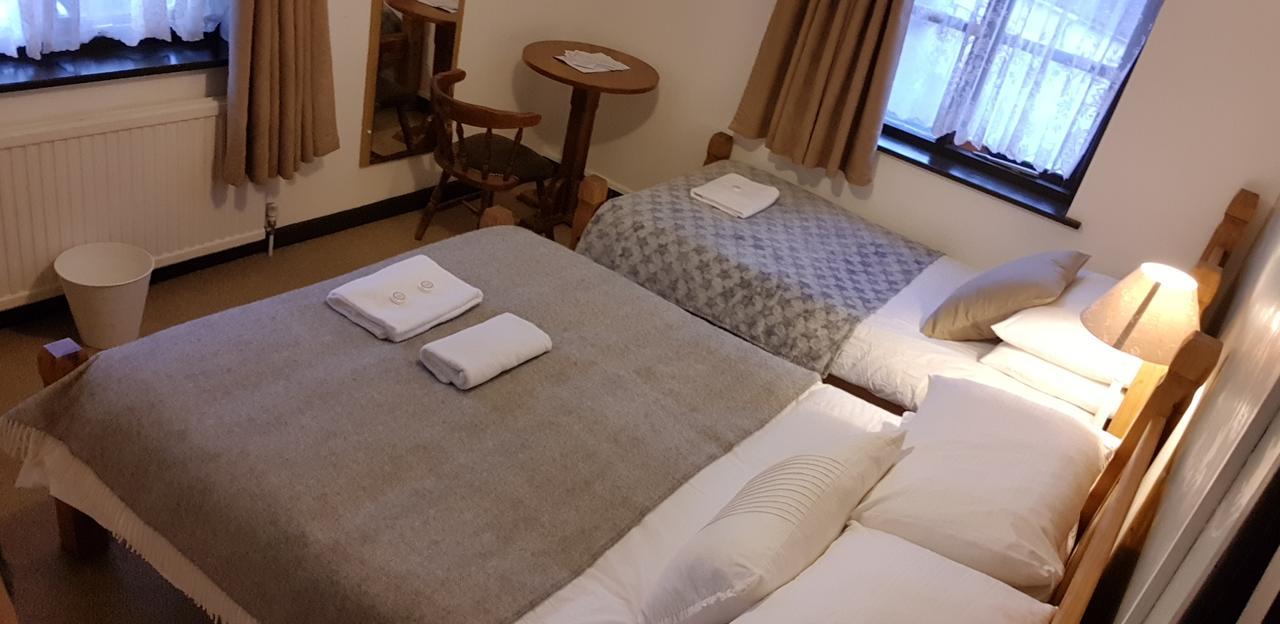New Gurkha Inn Брекон Экстерьер фото
